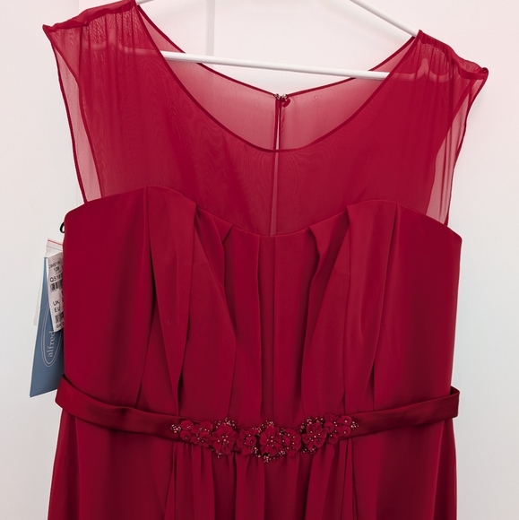 NWT Alfred Angelo Red Evening Gown Size 18, Ptp 22 - Picture 4 of 9